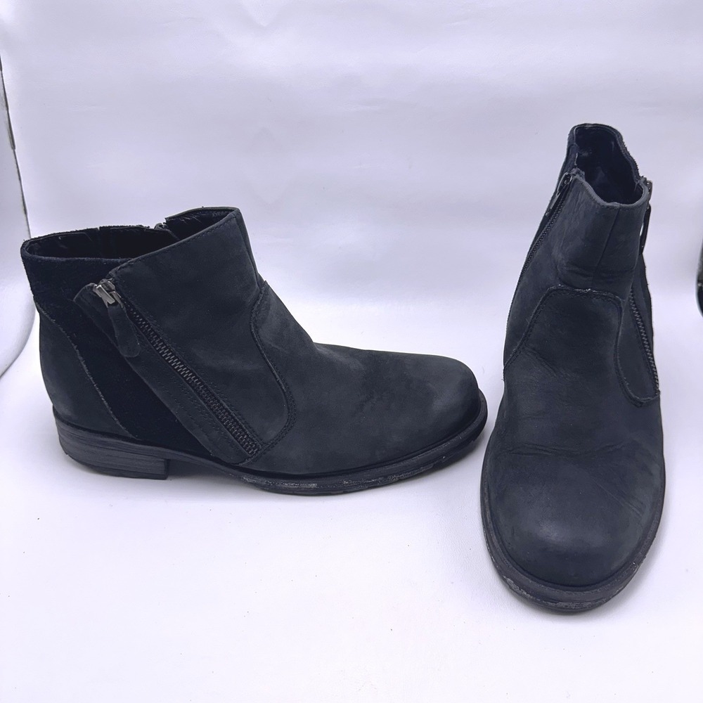 Earth Jordan Wide Black Nubuck Leather Zip Up Ankle Boots Women's Size 10D